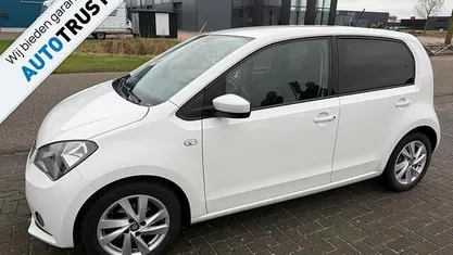 Wit Gebruikt 2015 Seat Mii CONNECT Hatchback | € 5.666 (Eerlijke prijs)