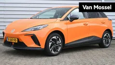Oranje Gebruikt 2023 MG MG4 EV Hatchback | € 19.333 (Eerlijke prijs)