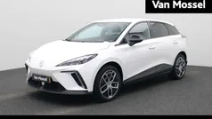 Wit Gebruikt 2023 MG MG4 EV Luxury Hatchback | € 22.900 (Eerlijke prijs)