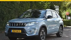 Blauw Gebruikt 2023 Suzuki Vitara Style SUV | € 26.950 (Eerlijke prijs)