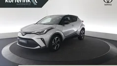 Grijs, metallic lak Gebruikt 2023 Toyota C-HR Sport SUV | € 28.950 (Eerlijke prijs)