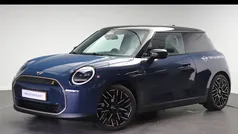 Blauw Nieuw 2025 Mini Cooper SE Favoured Hatchback | € 36.900 (Goede deal)