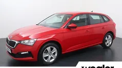 Rood Gebruikt 2023 Skoda Scala Ambition Hatchback | € 19.840 (Eerlijke prijs)