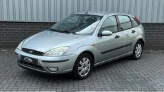 Grijs Gebruikt 2005 Ford Focus Futura Hatchback | € 3.149 (Eerlijke prijs)
