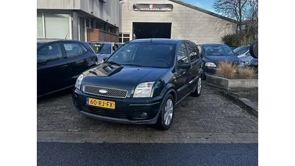 Groen Gebruikt 2005 Ford Fusion Futura MPV | € 695 (Eerlijke prijs)