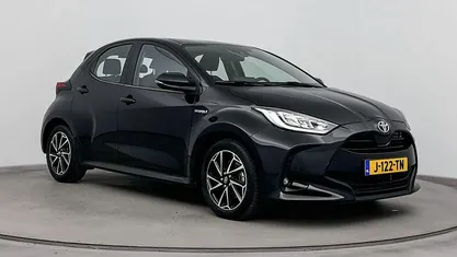 Zwart Occasion 2020 Toyota Yaris Hybrid Hatchback | € 20.999 (Eerlijke prijs)