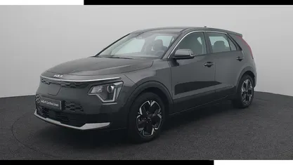Grijs, metallic lak Occasion 2024 Kia e-Niro Light SUV | € 29.440 (Goede deal)