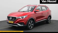 Rood Gebruikt 2020 MG ZS Luxury Sedan | € 15.495 (Eerlijke prijs)