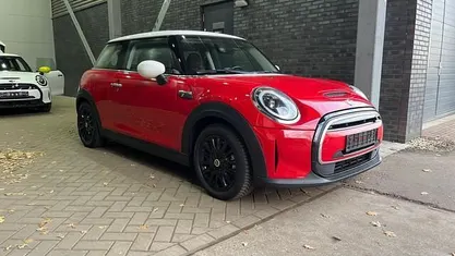 Gebruikt 2023 Mini Cooper Classic Hatchback | € 20.400 (Super prijs)