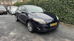 Blauw, metallic lak Gebruikt 2009 Renault Mégane III Expression Hatchback | € 3.445 (Eerlijke prijs)