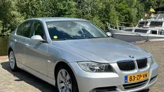 Grijs, metallic lak Gebruikt 2008 BMW 325 Executive Sedan | € 8.949 (Eerlijke prijs)