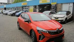 Oranje Gebruikt 2024 Renault Clio V Techno Hatchback | € 21.390 (Eerlijke prijs)