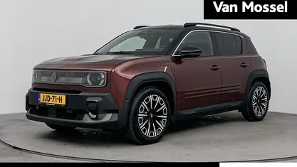 Rood Gebruikt 2025 Renault R4 Iconic SUV | € 35.940 (Eerlijke prijs)