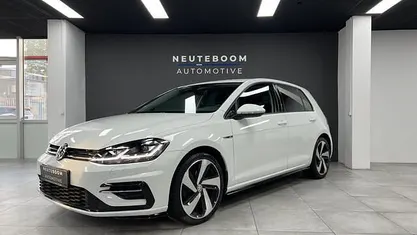 Gebruikt 2018 VW Golf VII R-line Hatchback | € 18.750 (Eerlijke prijs)
