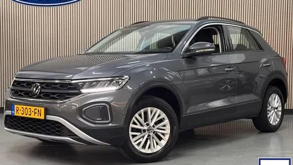 Grijs Gebruikt 2022 VW T-Roc Business SUV | € 22.895 (Eerlijke prijs)