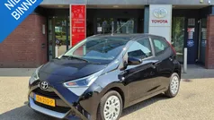 Zwart Gebruikt 2019 Toyota Aygo X-play Hatchback | € 11.999 (Eerlijke prijs)
