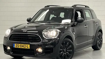 Zwart Gebruikt 2019 Mini One Countryman Business SUV | € 21.425 (Eerlijke prijs)