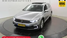 Zilver, metallic lak Gebruikt 2020 VW Passat Pro Stationwagen | € 28.440 (Eerlijke prijs)
