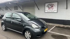 Grijs Gebruikt 2010 Toyota Aygo Comfort Hatchback | € 3.199 (Eerlijke prijs)