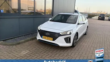 Wit Occasion 2019 Hyundai Ioniq Premium Hatchback | € 16.450 (Eerlijke prijs)