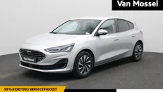 Grijs Gebruikt 2023 Ford Focus Titanium Hatchback | € 21.900 (Eerlijke prijs)