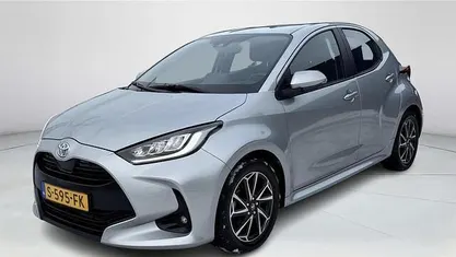 Grijs Occasion 2023 Toyota Yaris Hatchback | € 20.950 (Eerlijke prijs)