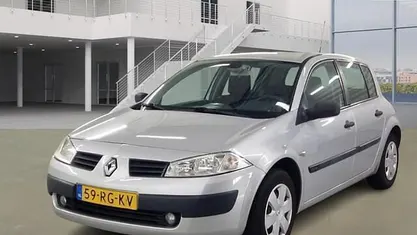 Occasion Renault Mégane II 113 PK (83 kW) 2005 Grijs Hatchback