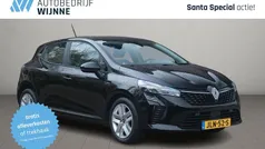 Zwart Gebruikt 2025 Renault Clio V Evolution Hatchback | € 18.940 (Eerlijke prijs)