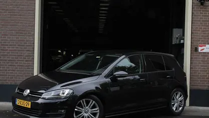 Occasion VW Golf VII R-line 105 PK (77 kW) 2014 Zwart Hatchback