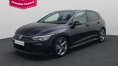 Zwart Gebruikt 2024 VW Golf VIII R-line Hatchback | € 31.880 (Eerlijke prijs)