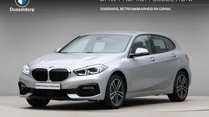 Occasion BMW 118 Sport Line 136 PK (100 kW) 2021 Zilver Hatchback