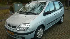 Gebruikt 2001 Renault Scénic Authentique MPV | € 850 (Eerlijke prijs)
