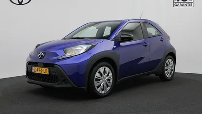 Blauw Occasion 2024 Toyota Aygo X Play SUV | € 17.780 (Goede deal)