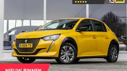 Geel Occasion 2023 Peugeot e-208 Active Hatchback | € 17.445 (Eerlijke prijs)
