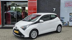 Gebruikt 2019 Toyota Aygo X-play Hatchback | € 10.900 (Eerlijke prijs)