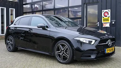 Zwart Gebruikt 2022 Mercedes A250 Premium Plus Hatchback | € 23.589 (Super prijs)