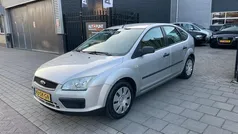 Grijs Gebruikt 2006 Ford Focus Hatchback | € 1.999 (Eerlijke prijs)