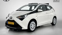 Wit Gebruikt 2019 Toyota Aygo X-play Hatchback | € 11.440 (Eerlijke prijs)