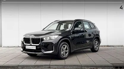 Occasion BMW X1 Comfort Edition 136 PK (100 kW) 2024 Saphirschwarz metallic (zwart metallic) SUV