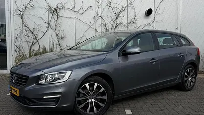 Occasion Volvo V60 Dynamic 2018 Grijs Stationwagen