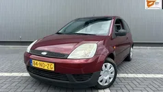 Rood Gebruikt 2003 Ford Fiesta Ambiente Hatchback | € 1.249 (Eerlijke prijs)