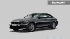 Grijs, metallic lak Gebruikt 2020 BMW 320 Sport Line Sedan | € 25.950 (Goede deal)