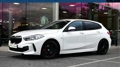 Wit Gebruikt 2023 BMW 118 M Sport Hatchback | € 29.950 (Eerlijke prijs)