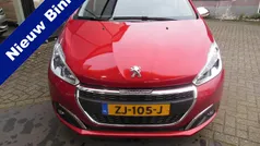 Gebruikt 2019 Peugeot 208 Signature Sky Hatchback | € 12.350 (Eerlijke prijs)