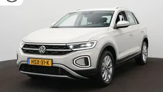 Grijs Gebruikt 2024 VW T-Roc Style SUV | € 33.900 (Eerlijke prijs)