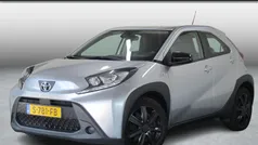 Grijs Gebruikt 2023 Toyota Aygo Play Hatchback | € 16.450 (Eerlijke prijs)