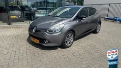 Grijs, metallic lak Gebruikt 2014 Renault Clio IV Night&Day Hatchback | € 6.750 (Eerlijke prijs)