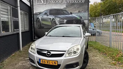 Grijs Gebruikt 2007 Opel Vectra Business Sedan | € 1.395 (Eerlijke prijs)