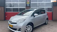 Grijs Gebruikt 2012 Toyota Verso-S MPV | € 7.995 (Eerlijke prijs)