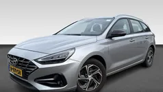 Grijs metallic Gebruikt 2022 Hyundai i30 Comfort Stationwagen | € 17.430 (Eerlijke prijs)